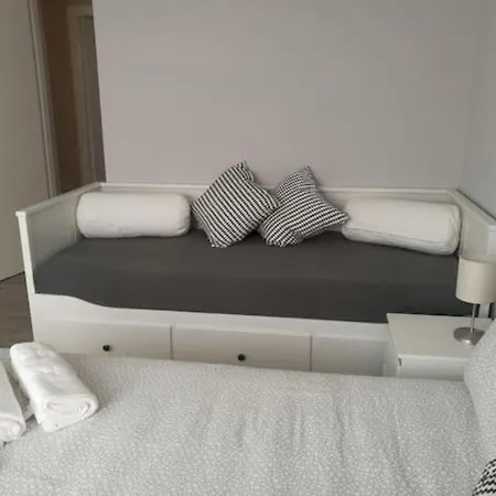 Con Grande Terrazzo In Via Lomellina - Lome 527 Milan